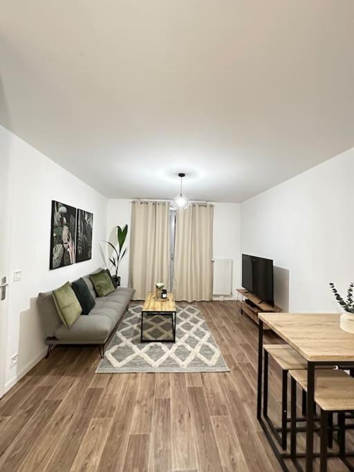 Apartament Cosy House A 6 Min Du Rer A Et Psa Carrières-sous-Poissy Zewnętrze zdjęcie