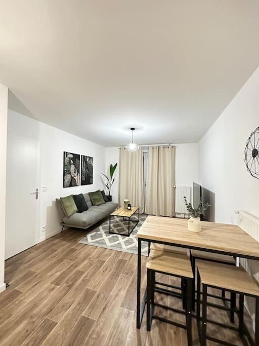 Apartament Cosy House A 6 Min Du Rer A Et Psa Carrières-sous-Poissy Zewnętrze zdjęcie